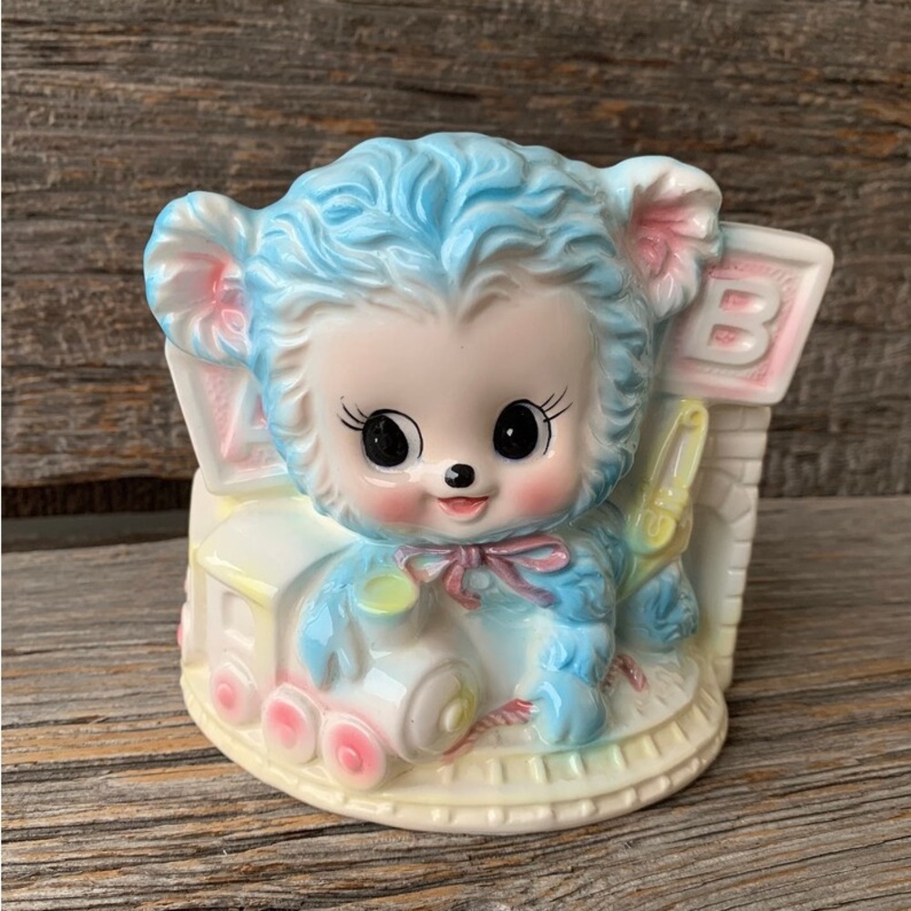 Vintage Mid Century Nursery planter Big eyed Bear Pastel kitsch Big Eyes Rubens